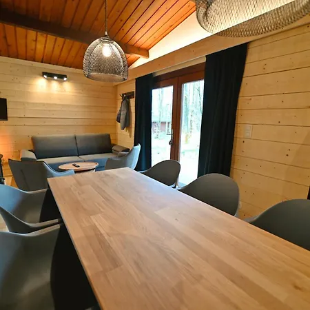 Douglas Chalet *